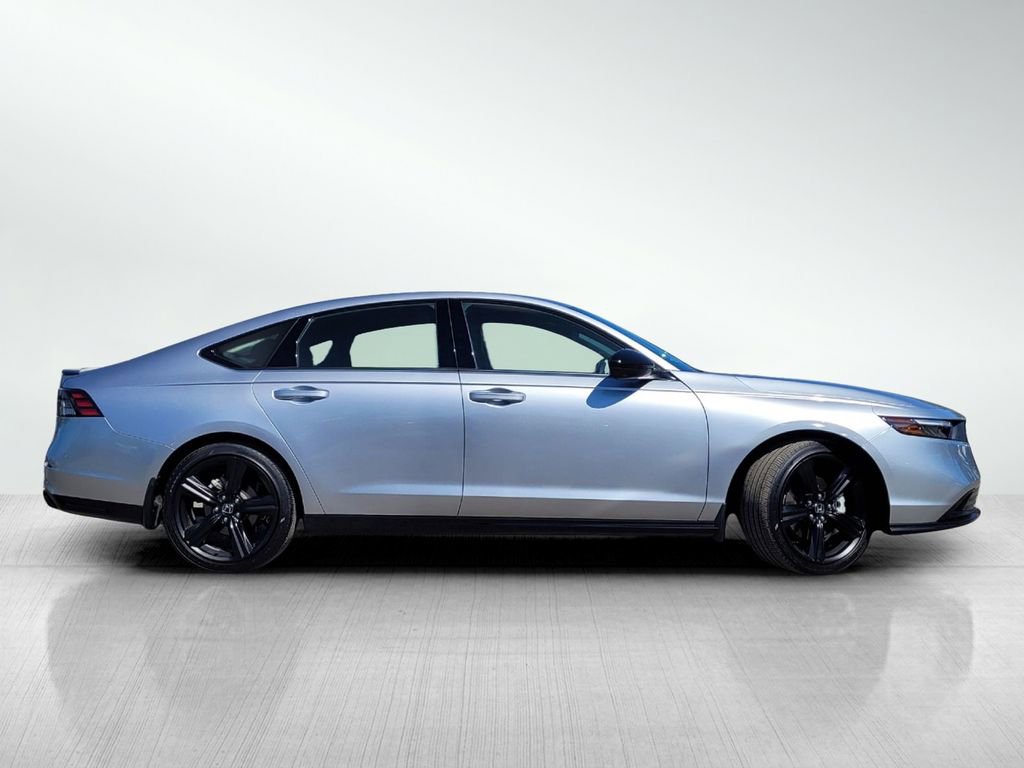 Used 2023 Honda Accord Sport image 3