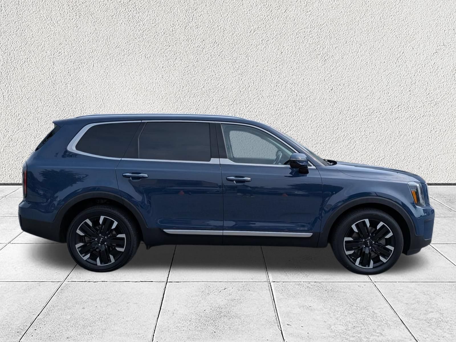 Used 2023 Kia Telluride SX FWD image 2