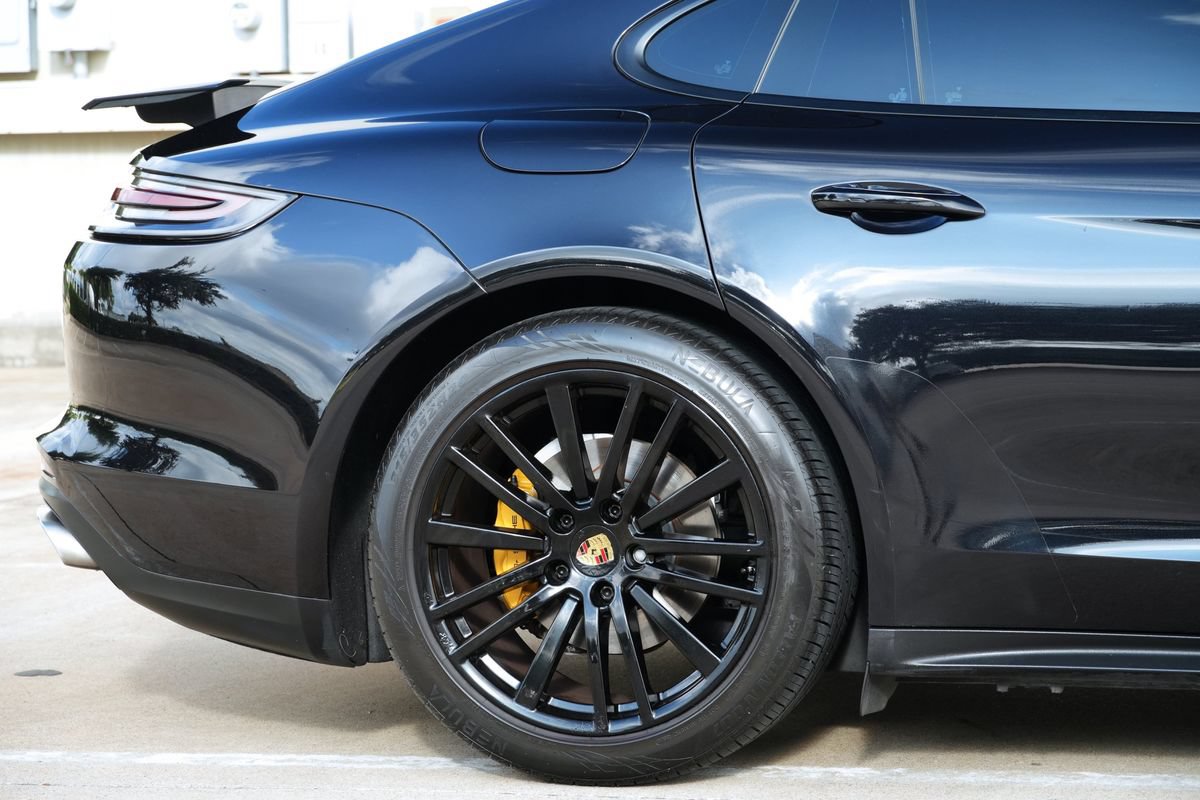 Used 2018 Porsche Panamera 4 AWD/4WD image 28