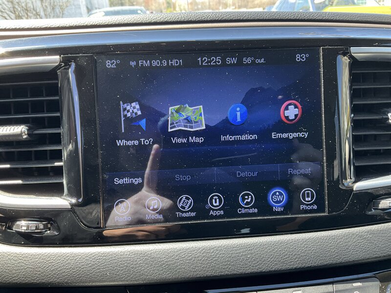 Used 2017 Chrysler Pacifica Touring-L Plus FWD image 24