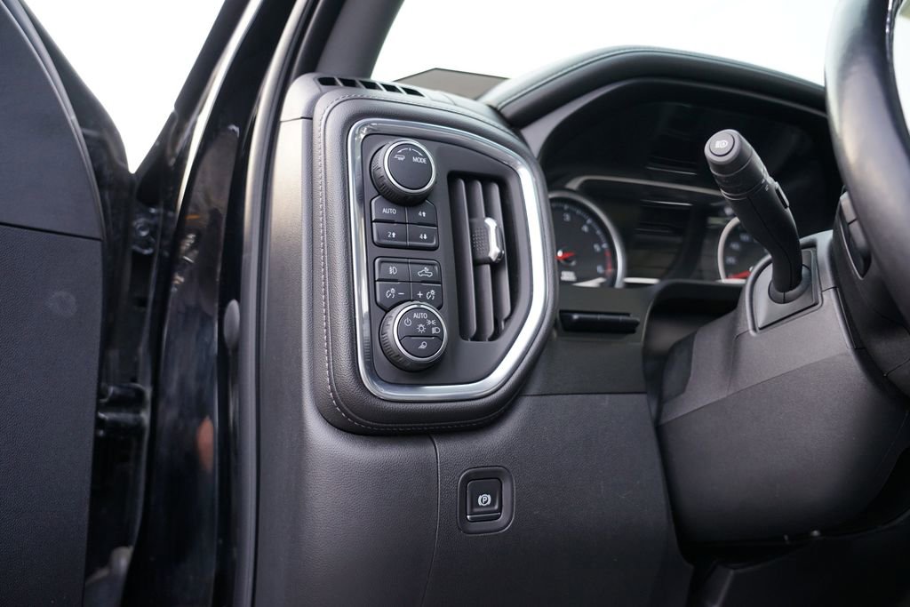 Used 2020 Chevrolet Silverado 1500 LTZ w/ LTZ Premium Package image 17