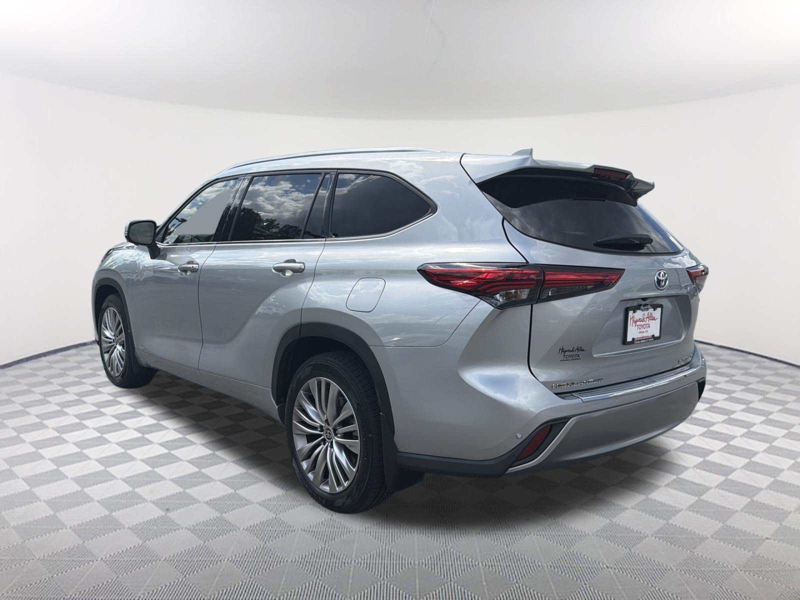 Used 2023 Toyota Highlander Platinum AWD/4WD image 15