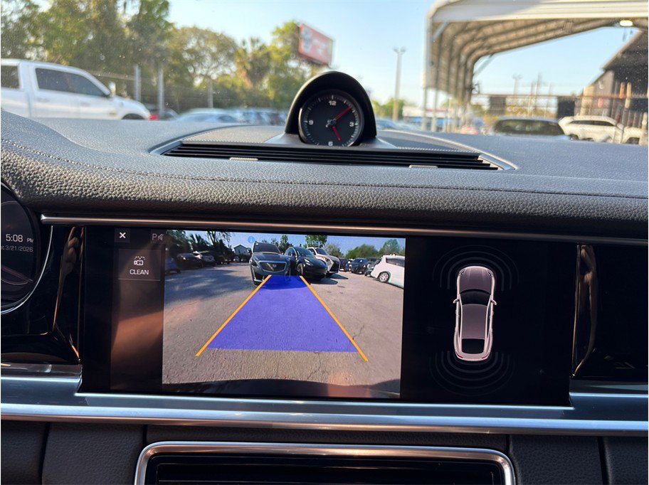 Used 2018 Porsche Panamera 4S image 32