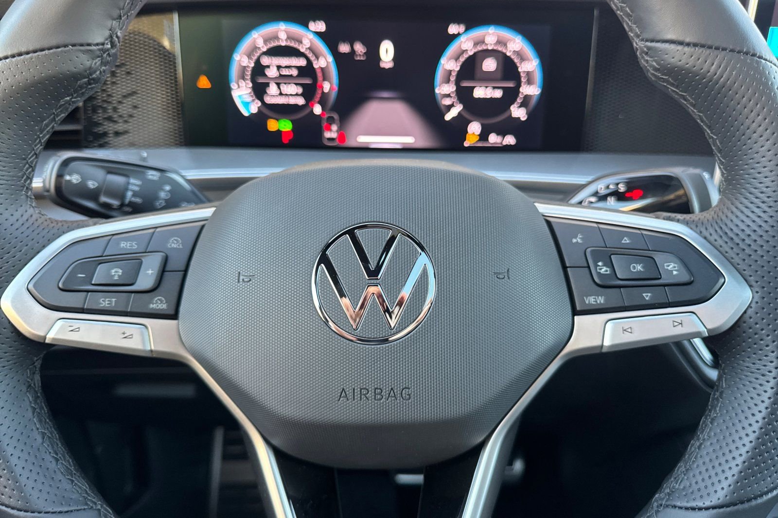 New 2026 Volkswagen Tiguan SE R-Line image 23