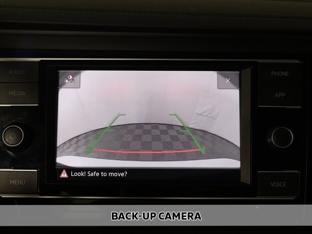 Used 2024 Volkswagen Jetta Sport image 5