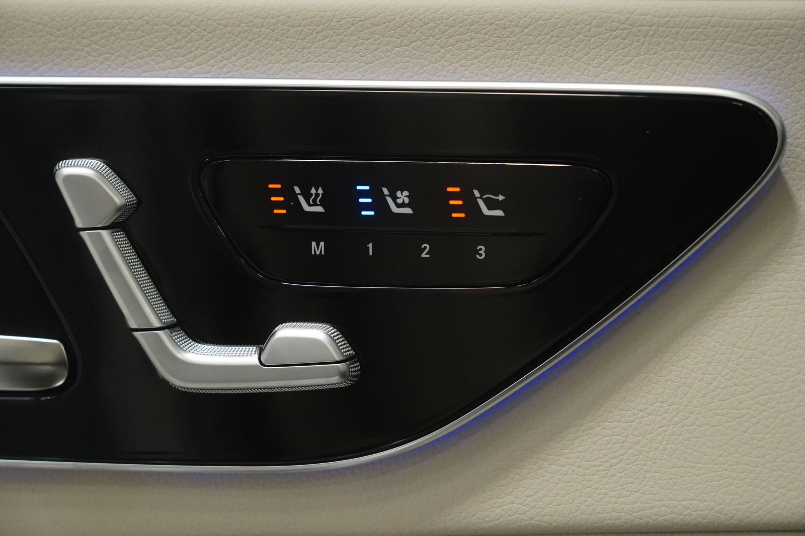 New 2026 Mercedes-Benz CLE 300 4MATIC Cabriolet image 33