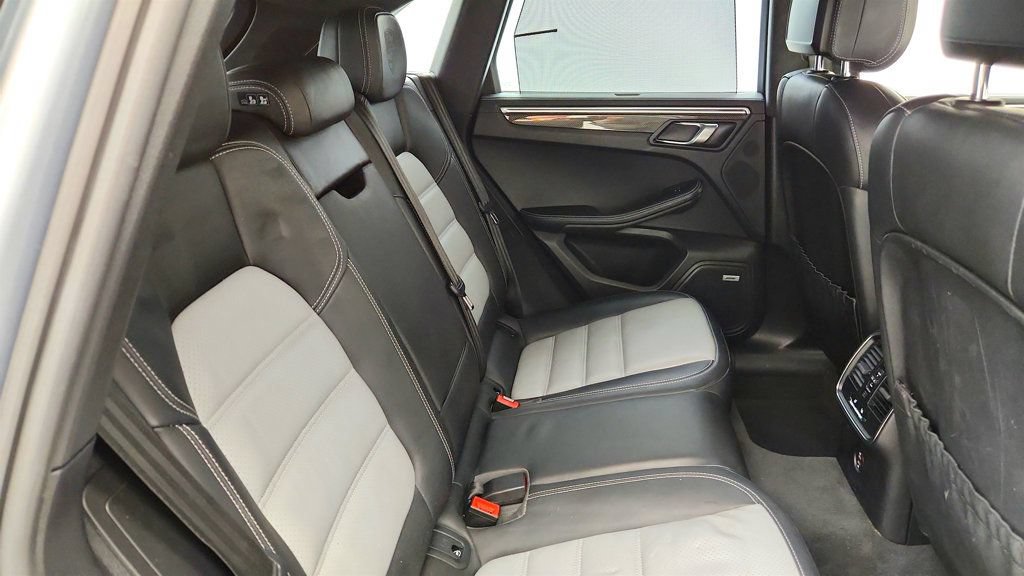Used 2020 Porsche Macan Turbo AWD/4WD image 24