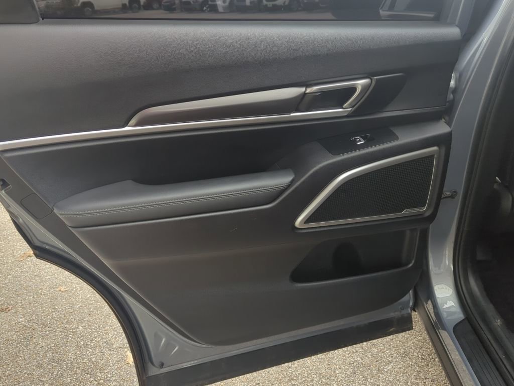 Used 2023 Kia Telluride S image 23