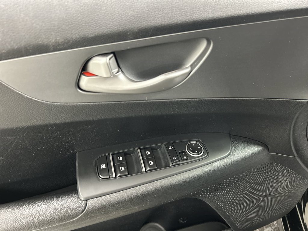 Used 2019 Kia Forte LXS FWD image 11