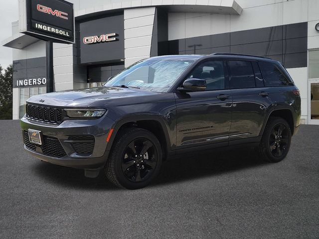 Used 2023 Jeep Grand Cherokee Altitude AWD/4WD image 32
