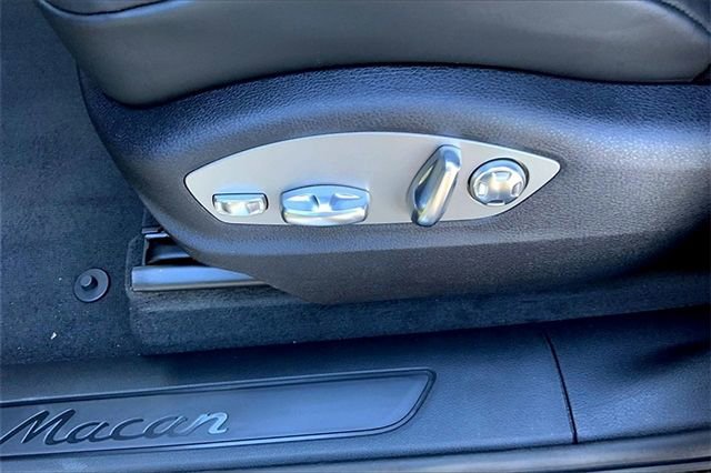 Certified 2026 Porsche Macan AWD/4WD image 29