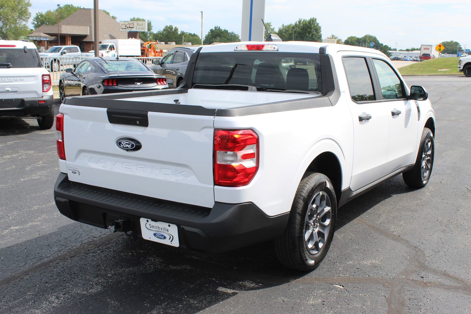 New 2025 Ford Maverick XLT w/ XLT Luxury Package FWD image 5