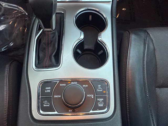 Used 2017 Jeep Grand Cherokee Trailhawk w/ Trailhawk Luxury Group AWD/4WD image 18