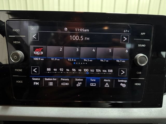 Used 2025 Volkswagen Jetta SE FWD image 35
