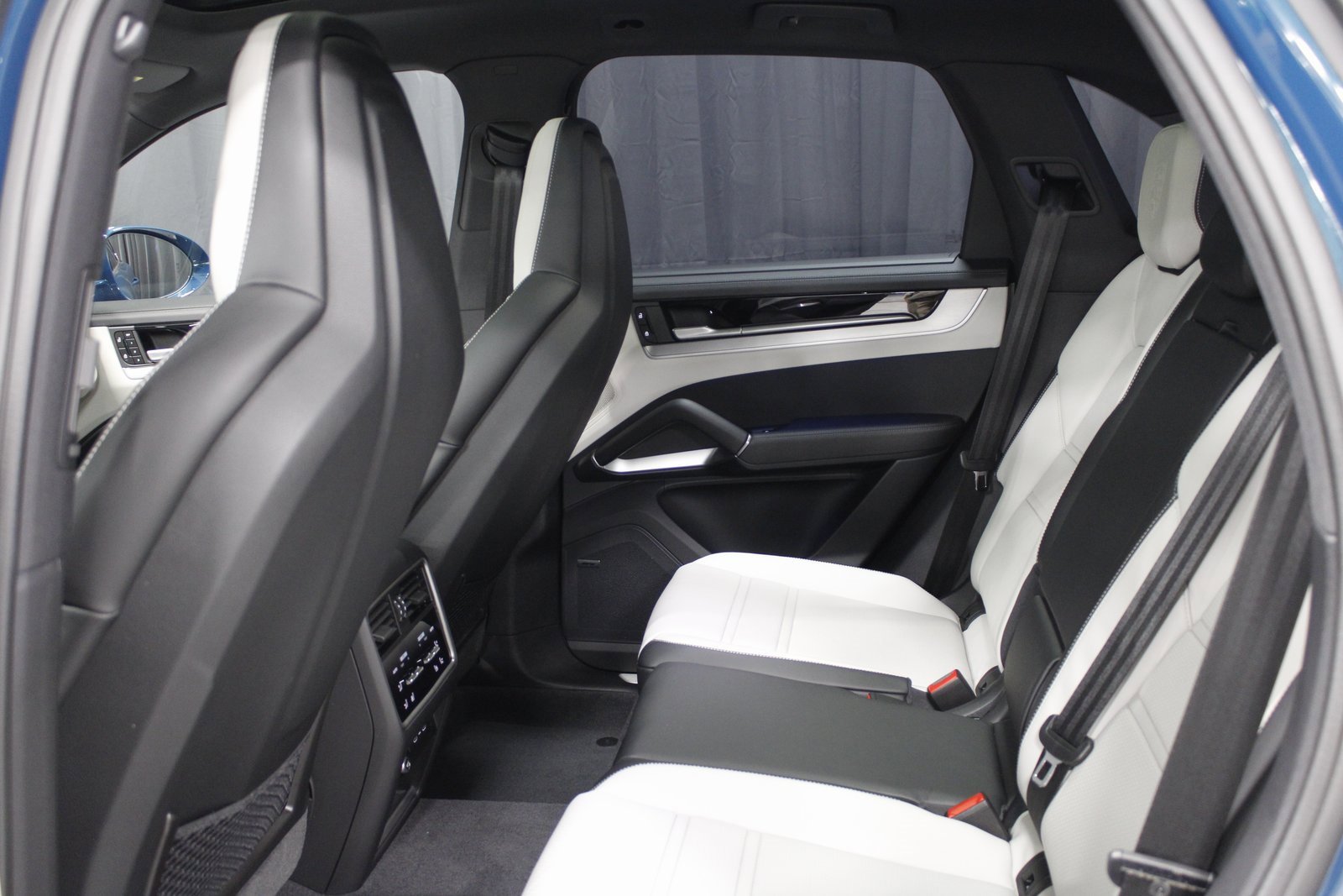 New 2026 Porsche Cayenne S image 21