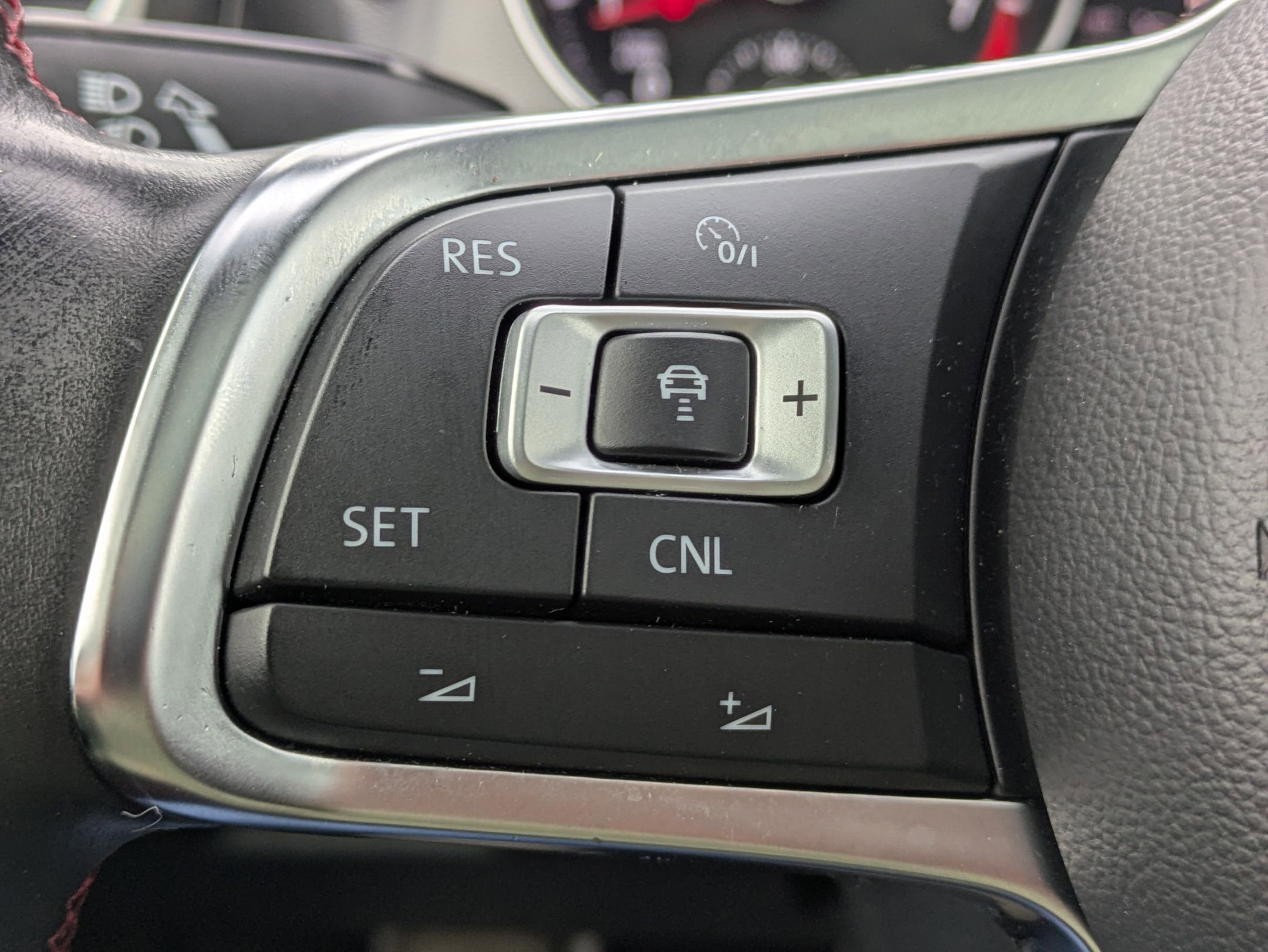 Used 2016 Volkswagen GTI SE w/ Driver Assistance Package image 16