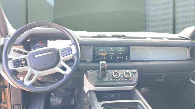 Used 2024 Land Rover Defender 110 S image 21