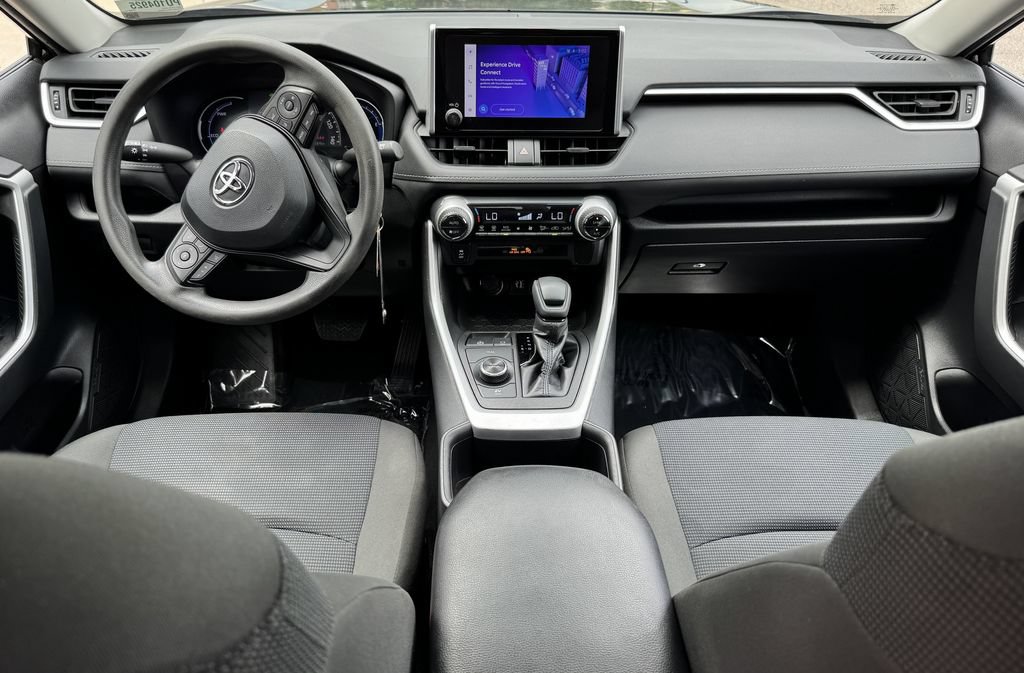 Used 2023 Toyota RAV4 LE AWD/4WD image 27