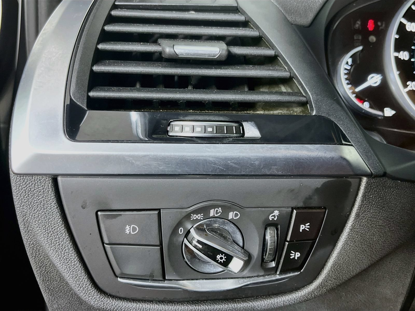 Used 2019 BMW X3 xDrive30i w/ Convenience Package AWD/4WD image 12