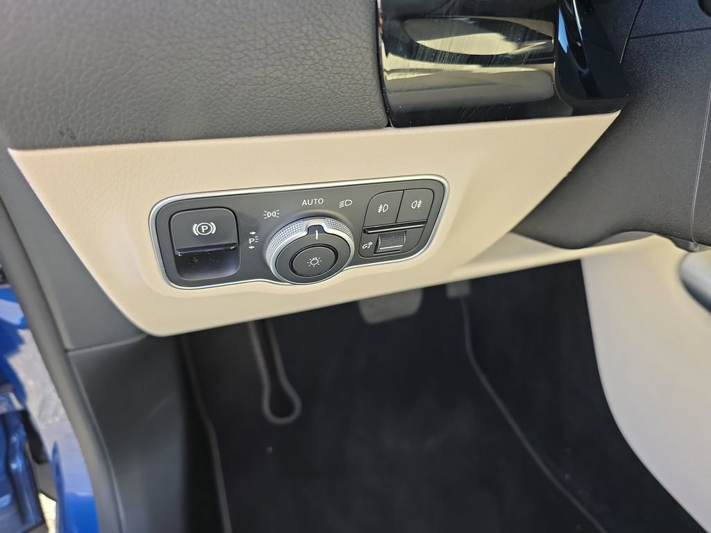 Certified 2025 Mercedes-Benz GLA 250 4MATIC image 24