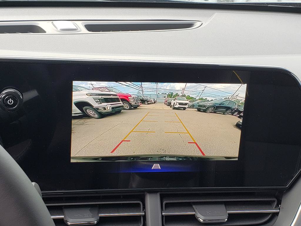 New 2026 Chevrolet Trax ACTIV w/ Sunroof Package FWD image 31