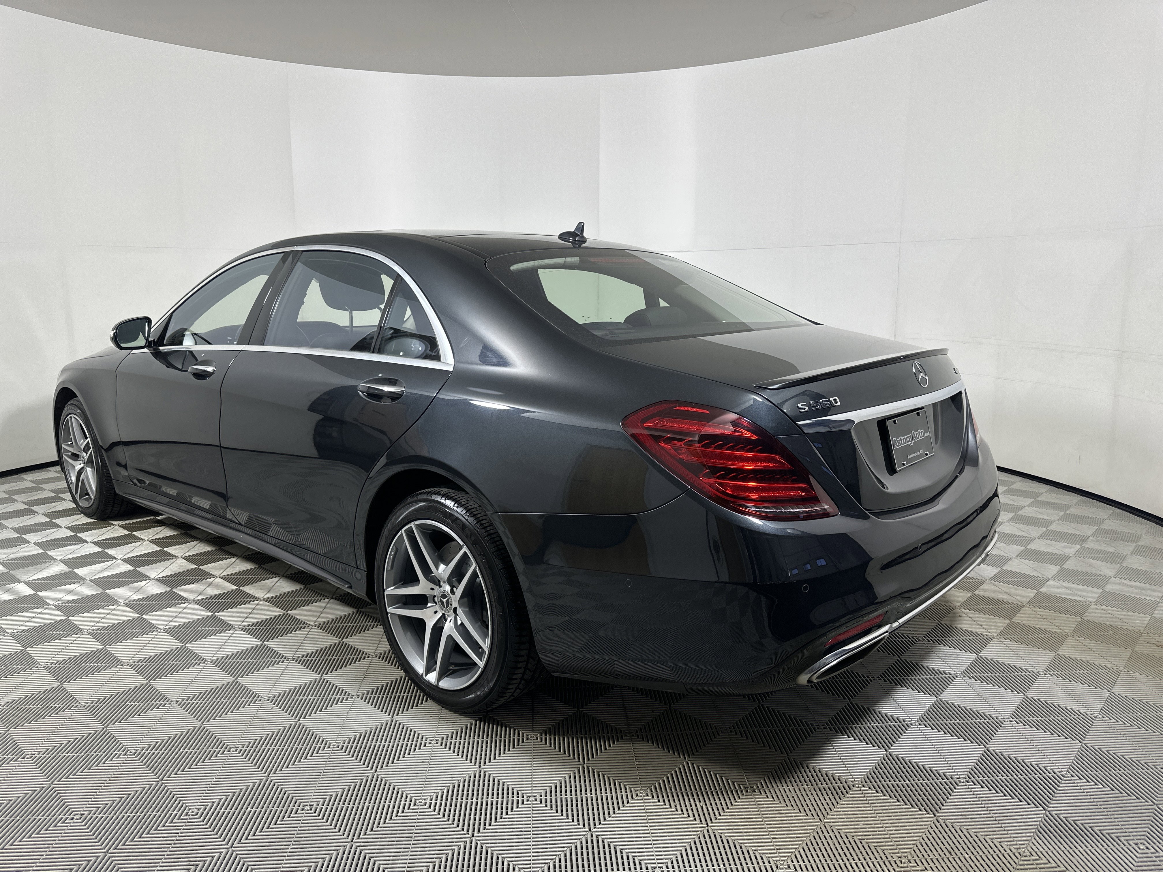 Used 2020 Mercedes-Benz S 560 4MATIC Sedan image 5