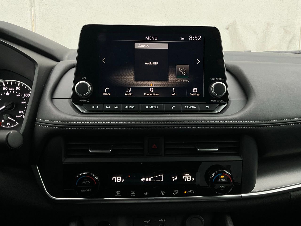 Used 2025 Nissan Rogue SV image 27