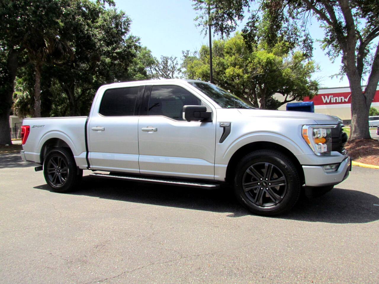Used 2021 Ford F150 XLT w/ Equipment Group 302A High image 11