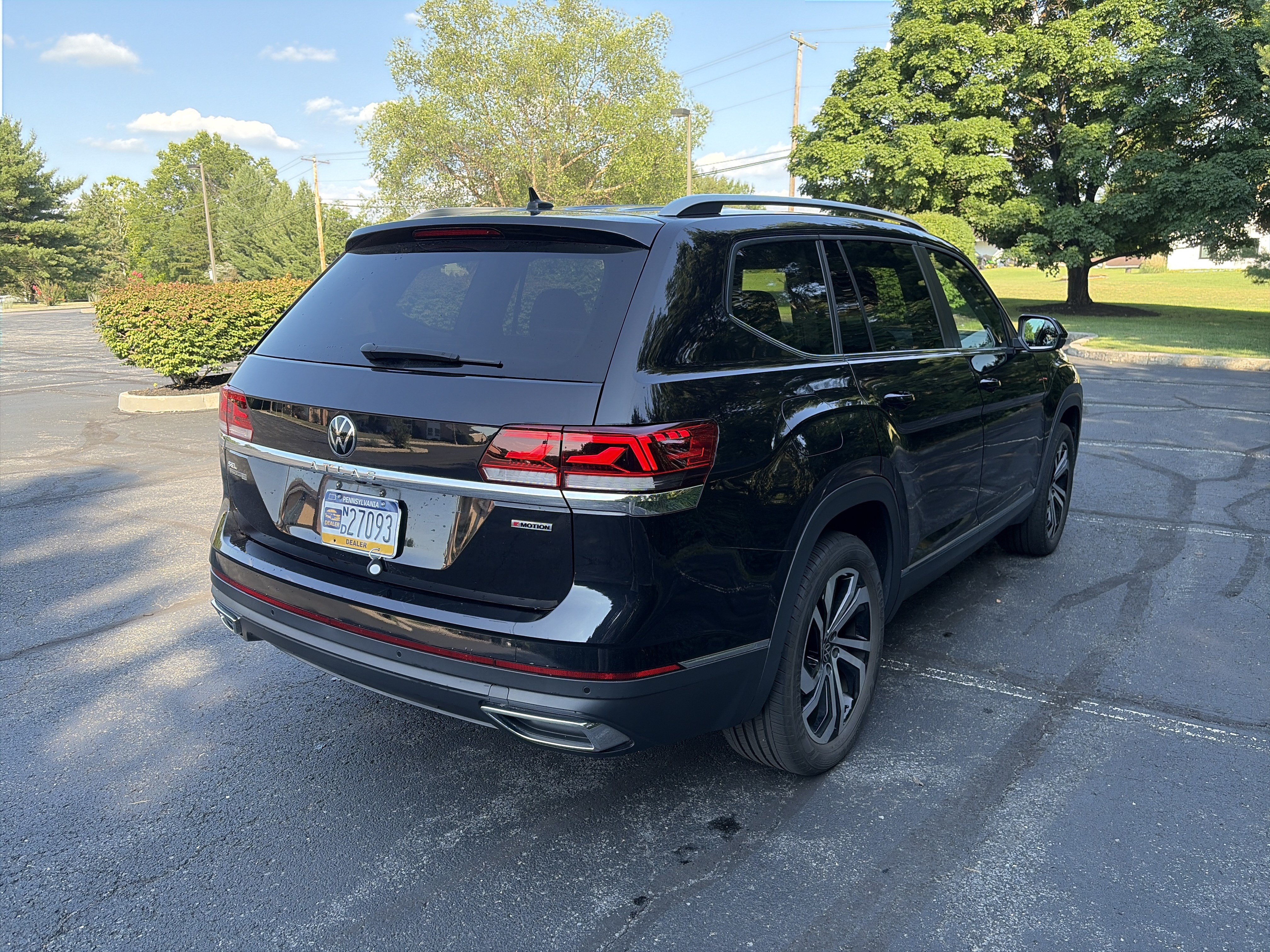 Used 2022 Volkswagen Atlas SEL AWD/4WD image 5