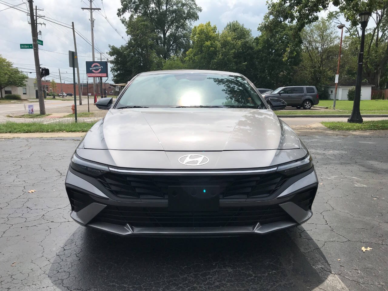 Used 2025 Hyundai Elantra Sport FWD image 3