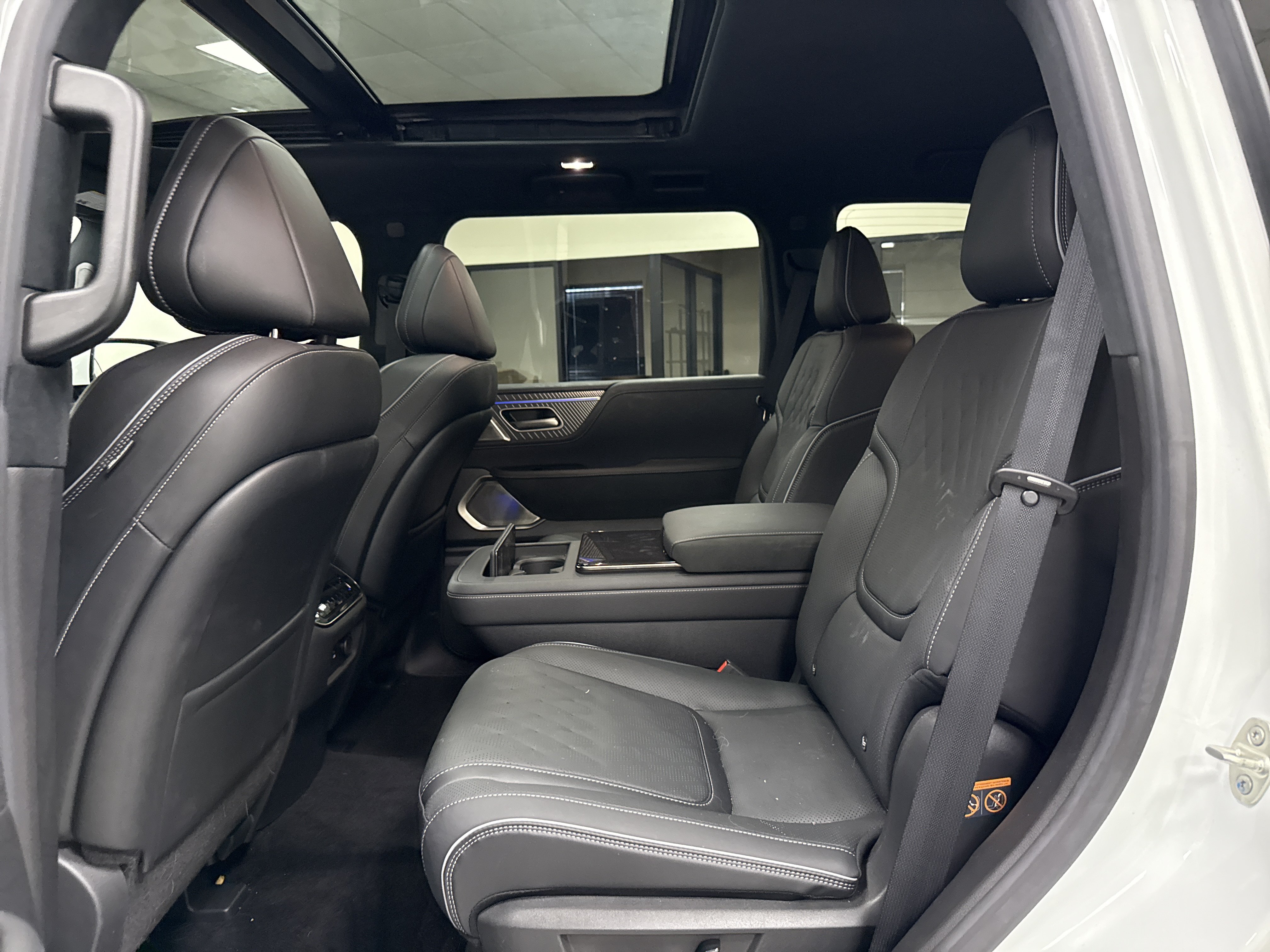 Certified 2026 INFINITI QX80 Autograph w/ Premium Cargo Package AWD/4WD image 16