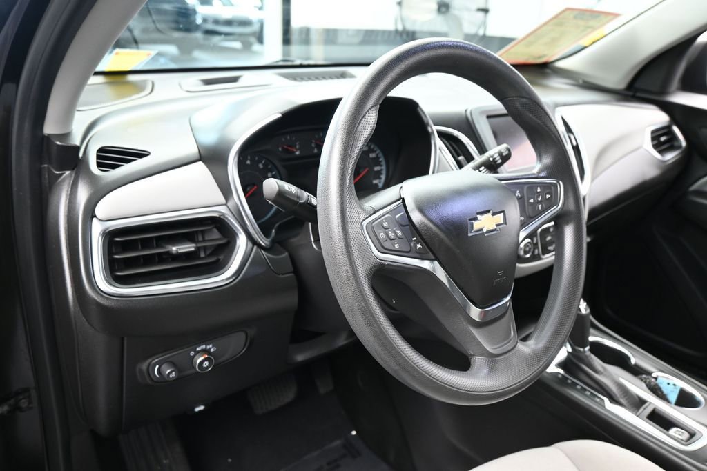 Used 2021 Chevrolet Equinox LS FWD image 14