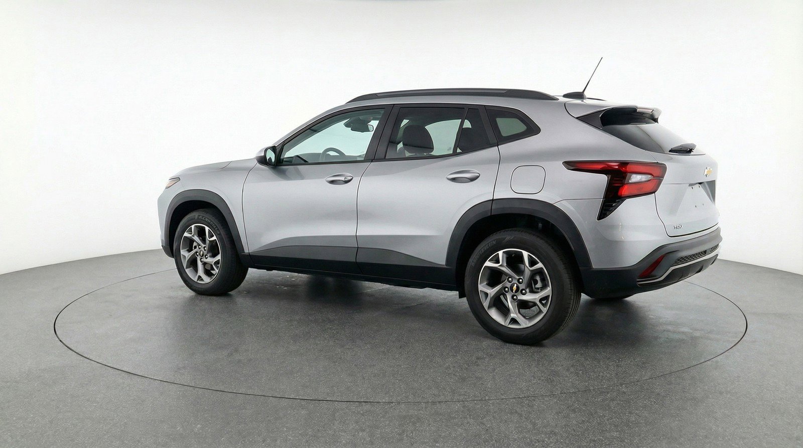 Used 2025 Chevrolet Trax LT w/ LT Convenience Package image 6