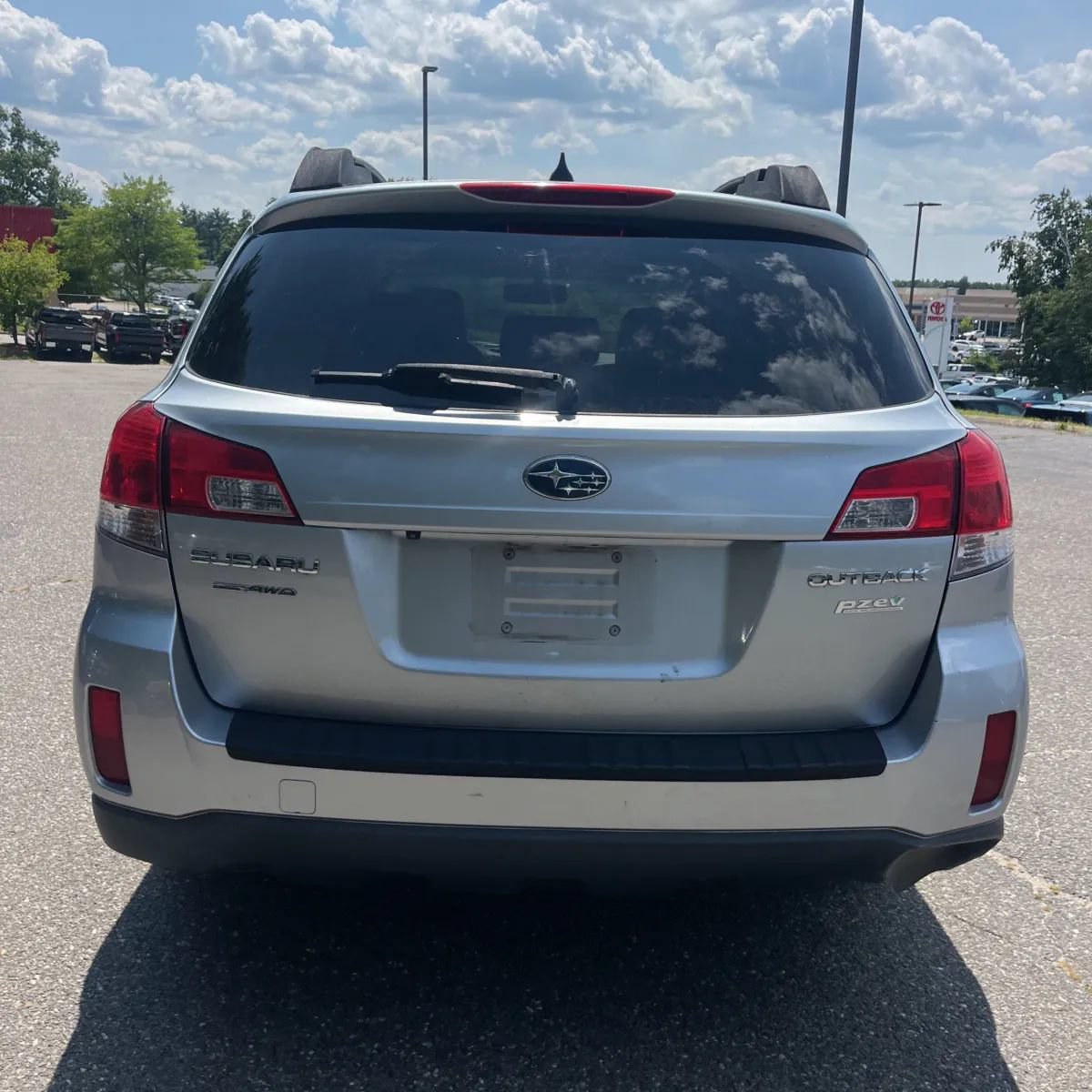 Used 2013 Subaru Outback 2.5i Limited w/ Moonroof Pkg AWD/4WD image 7