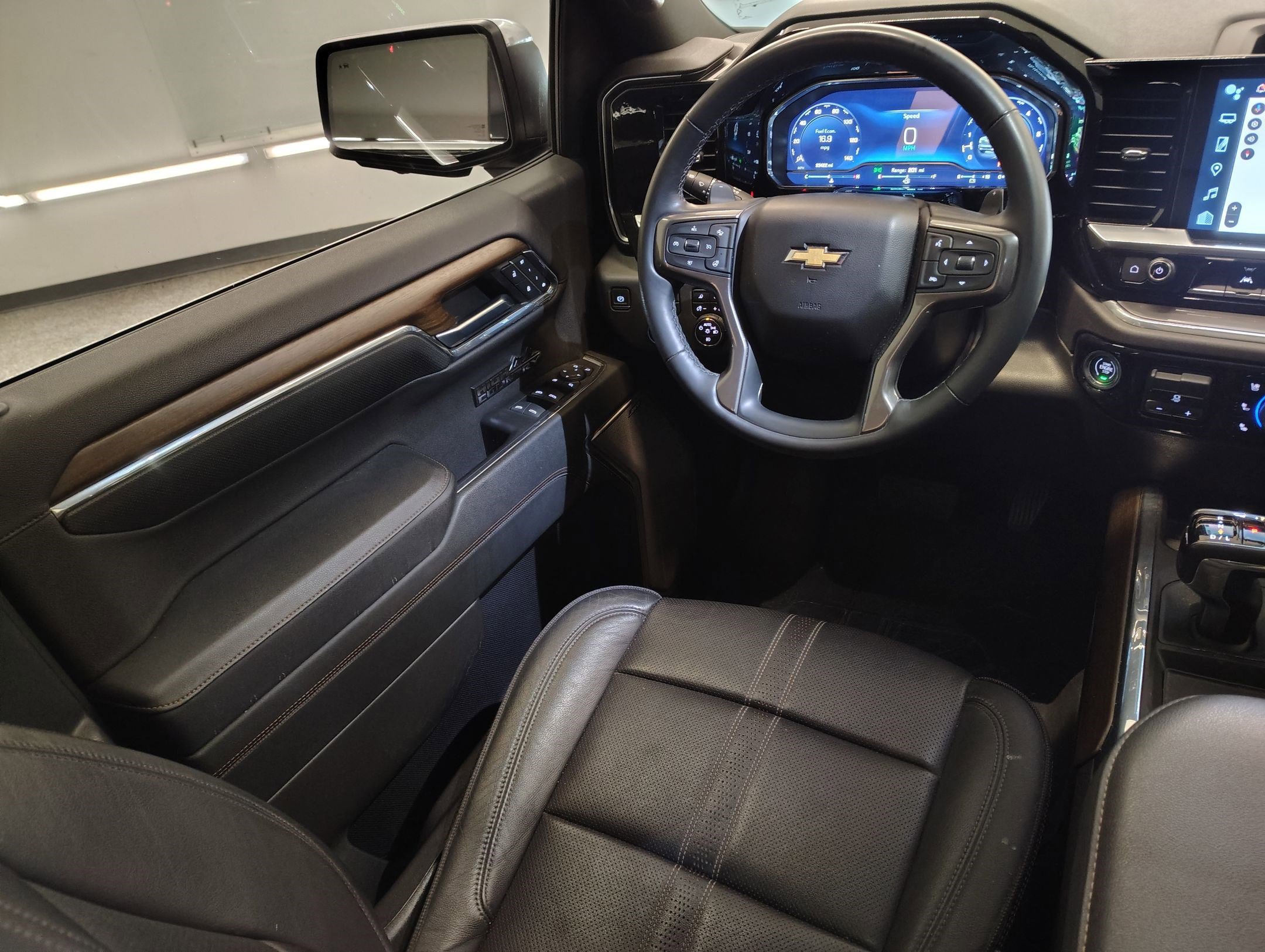 Used 2023 Chevrolet Silverado 1500 High Country w/ High Country Premium Package image 27