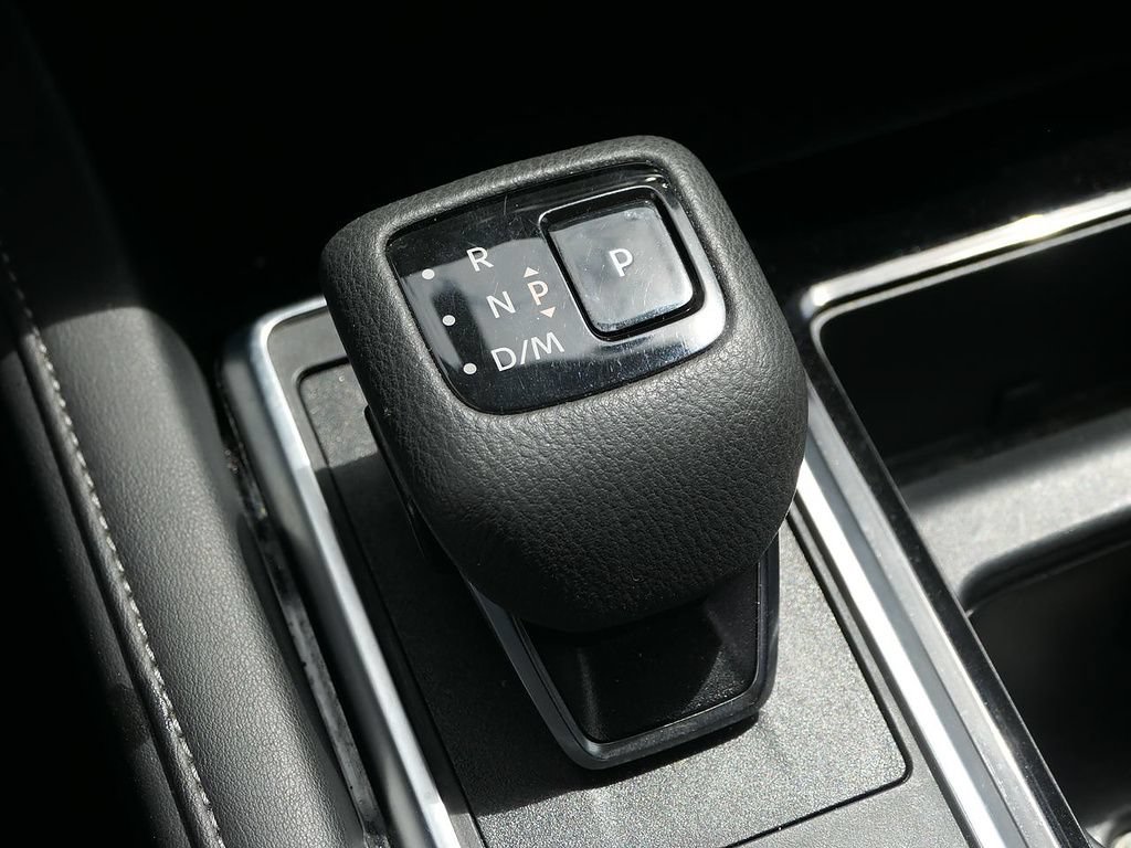 Used 2025 Nissan Pathfinder SV FWD image 35