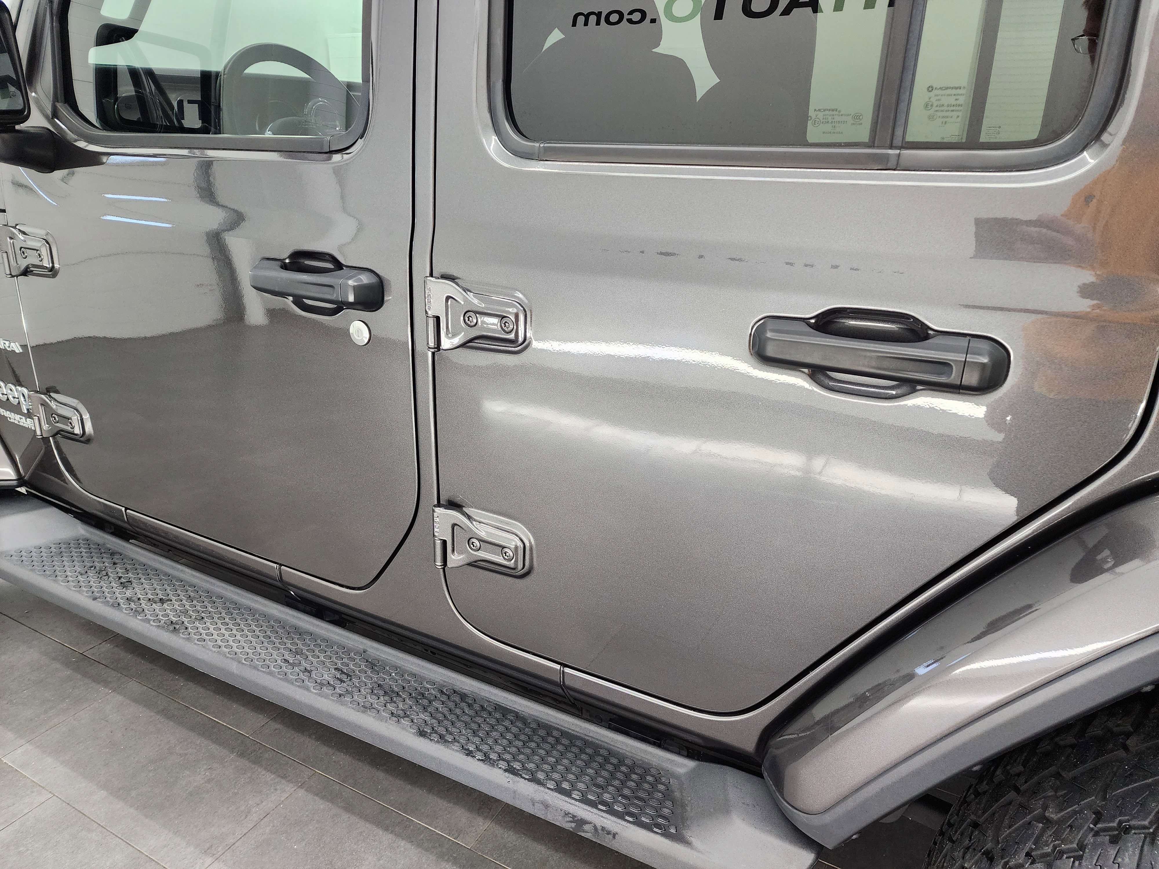 Used 2018 Jeep Wrangler Unlimited Sahara image 29