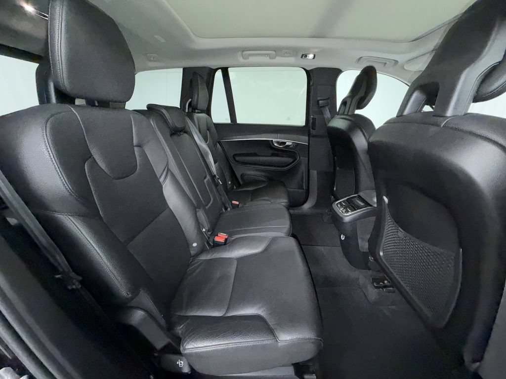 Used 2020 Volvo XC90 T6 Momentum AWD/4WD image 16