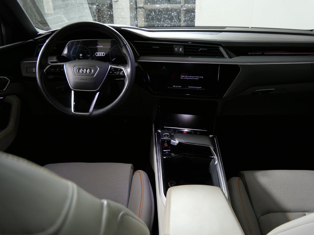Used 2024 Audi Q8 e-tron Prestige AWD/4WD image 19
