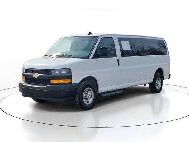 Used 2023 Chevrolet Express 3500 LS RWD image 2