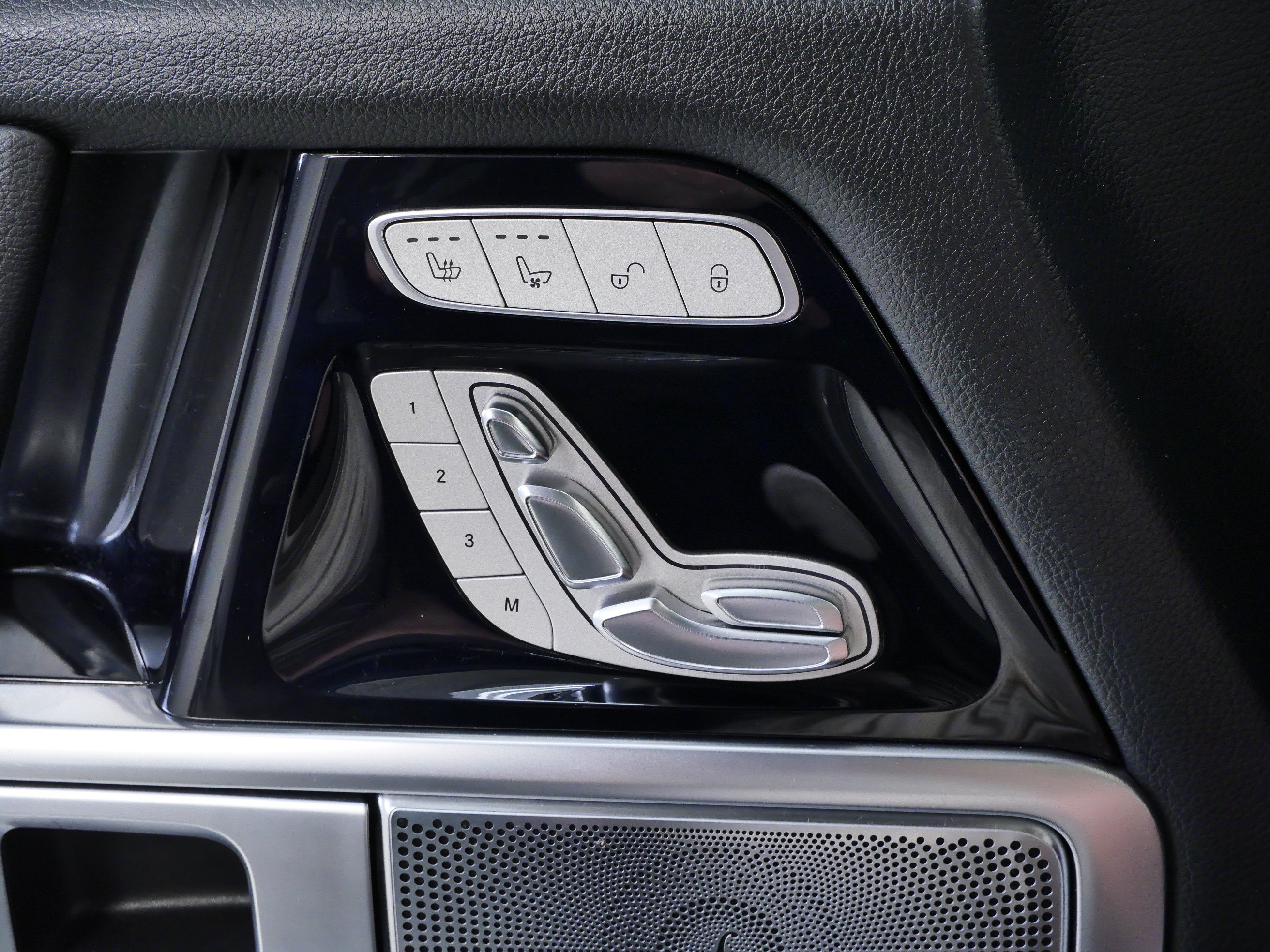 Used 2021 Mercedes-Benz G 550 image 34