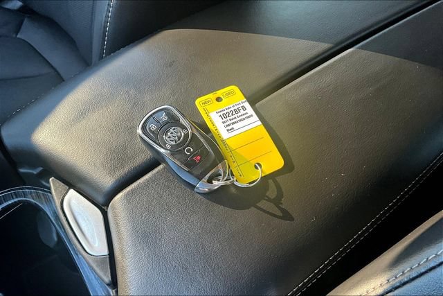 Used 2017 Buick Envision Essence FWD image 33