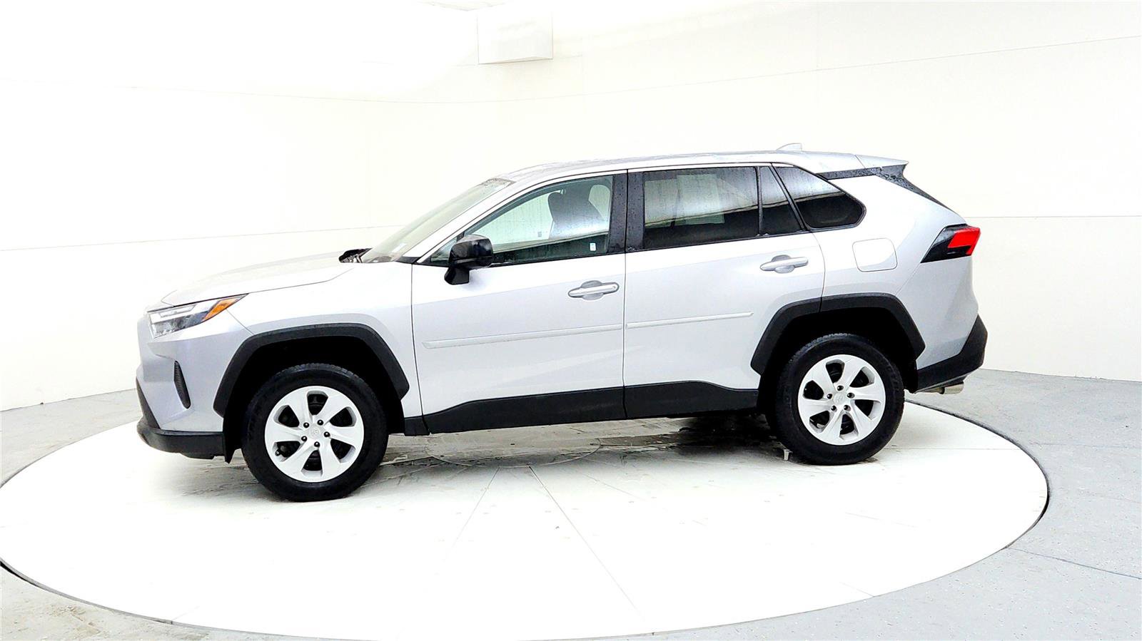 Used 2024 Toyota RAV4 LE image 3