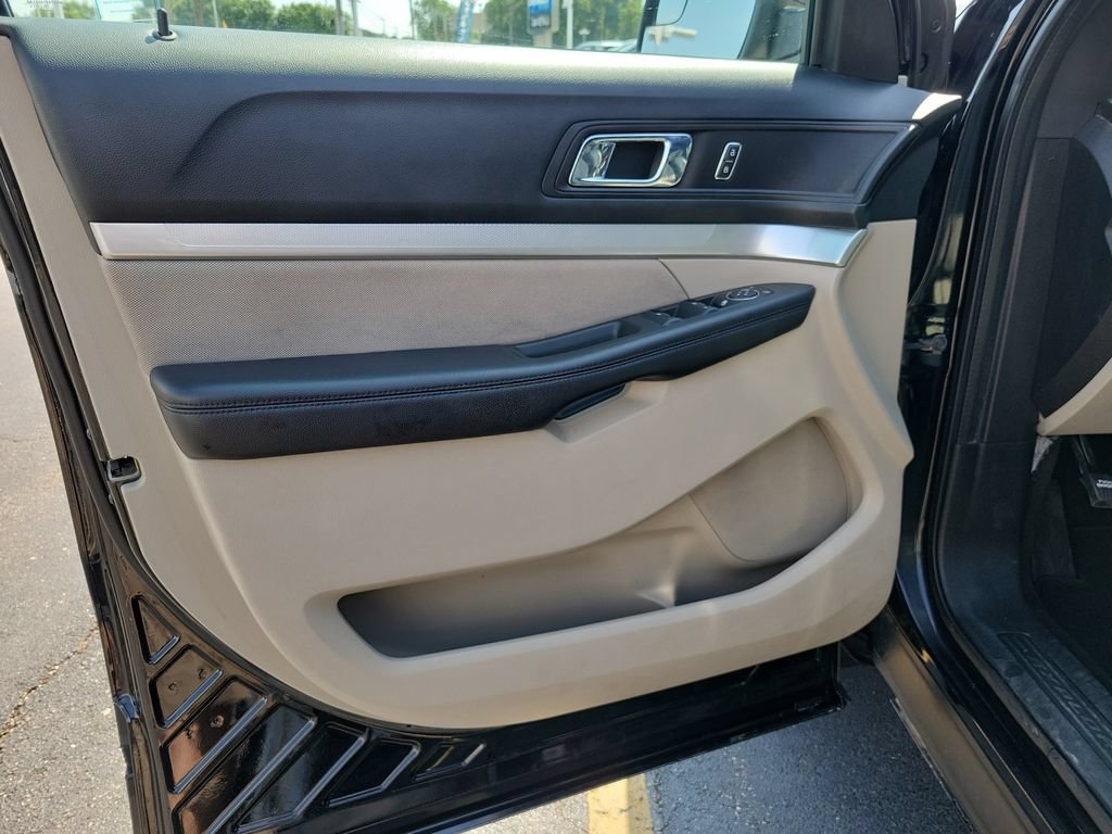 Used 2018 Ford Explorer FWD image 23