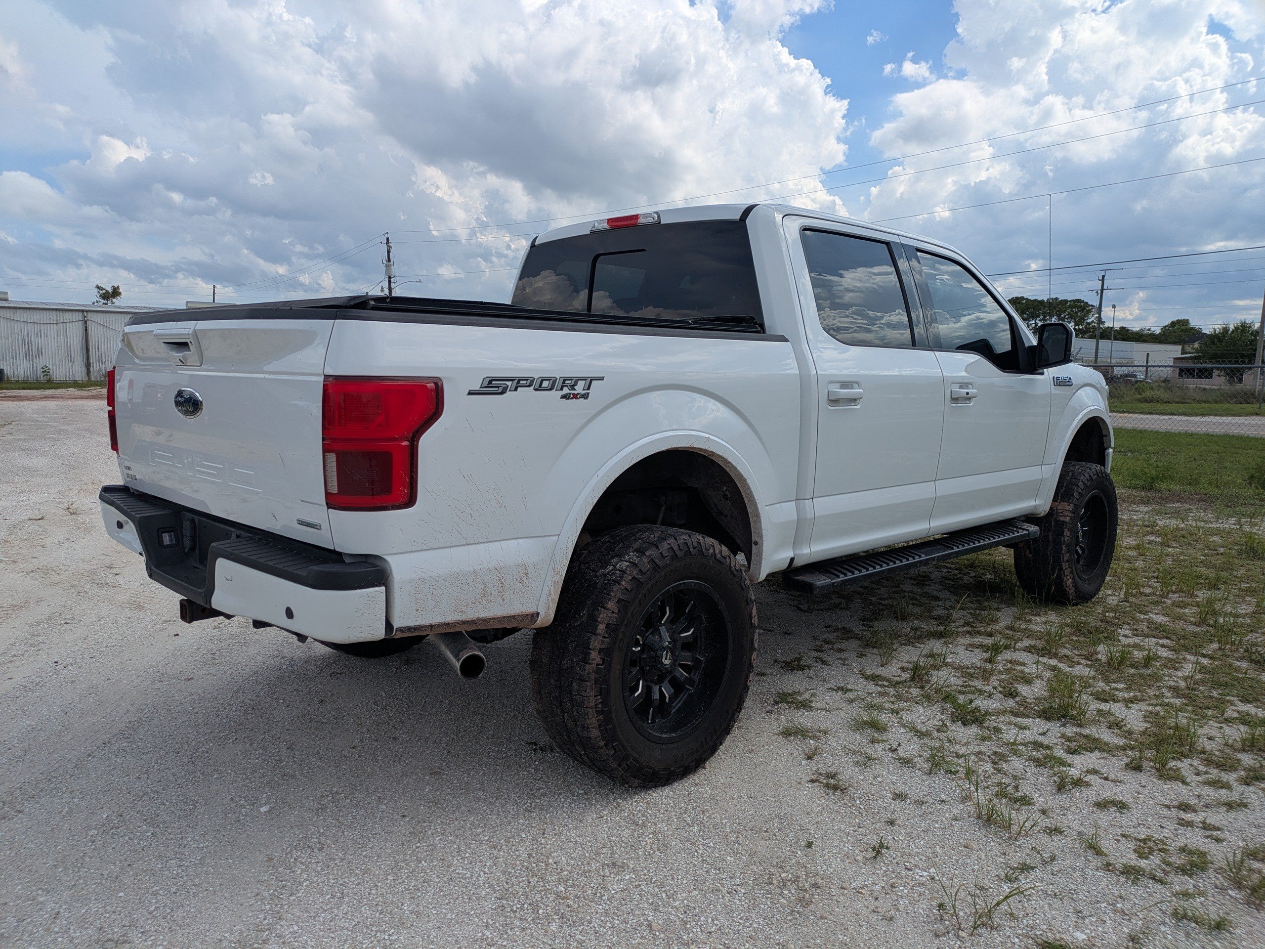 Used 2020 Ford F150 Lariat w/ Equipment Group 502A Luxury AWD/4WD image 4