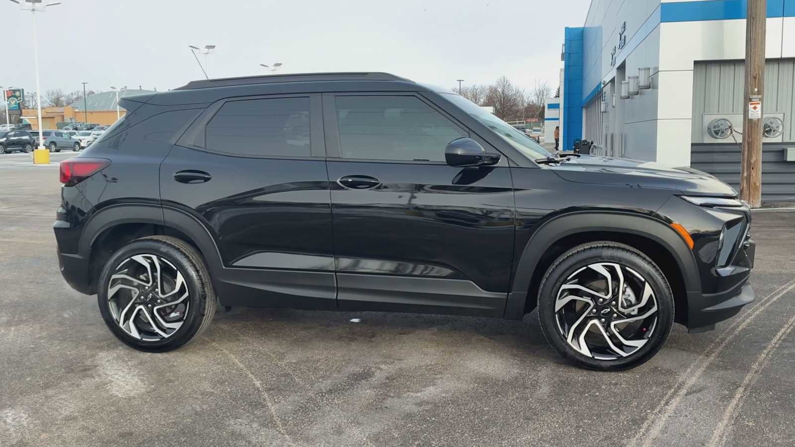 Used 2025 Chevrolet TrailBlazer RS w/ Convenience Package image 9