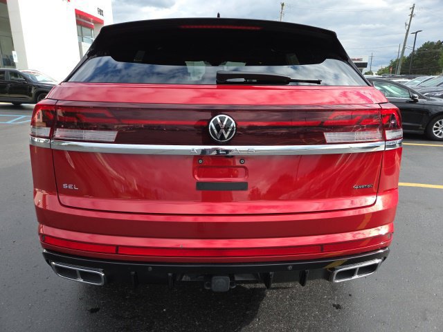 Used 2024 Volkswagen Atlas Cross Sport SEL R-Line w/ Adventure Package AWD/4WD image 6