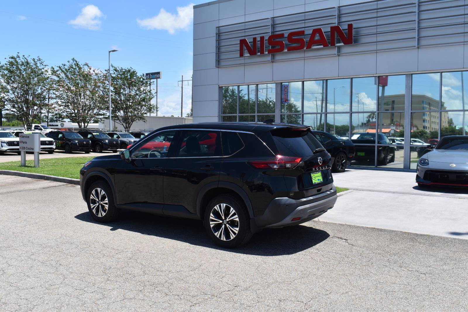 Used 2021 Nissan Rogue SV FWD image 6