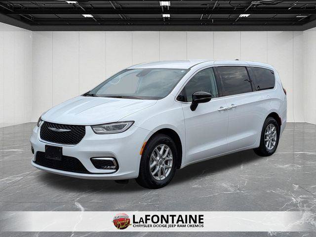 Certified 2024 Chrysler Pacifica Touring-L image 1