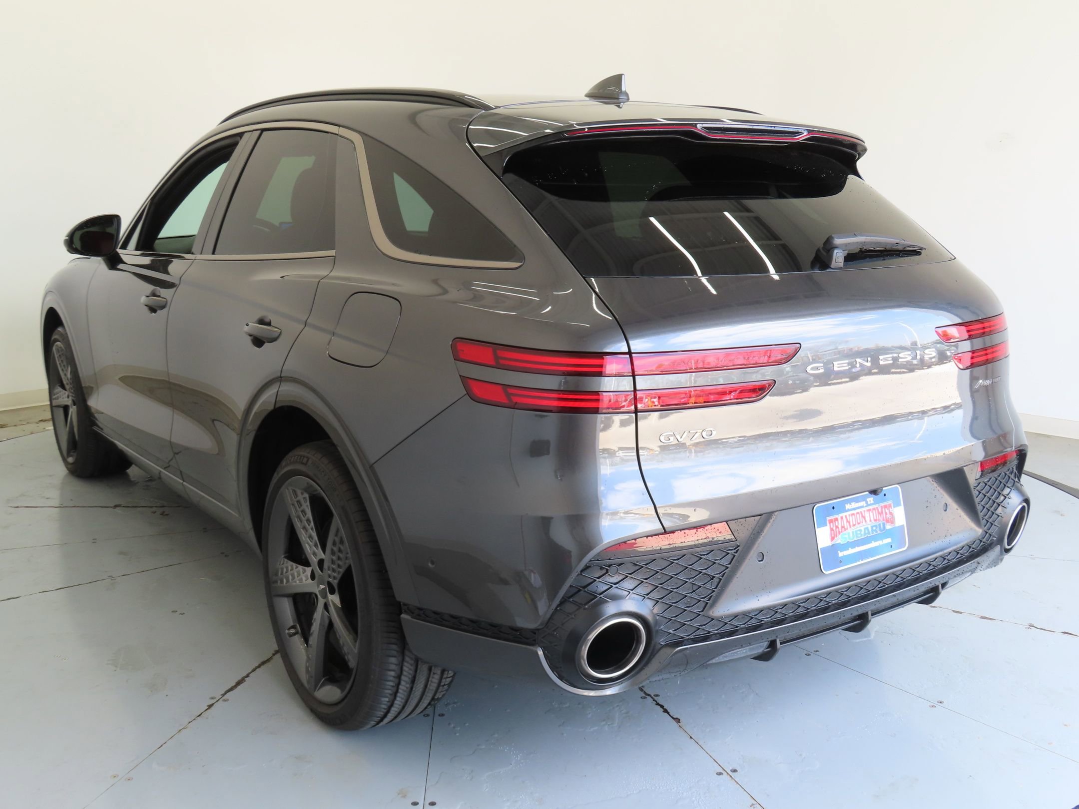 Used 2024 Genesis GV70 3.5T Sport w/ Sport Advanced Package image 6